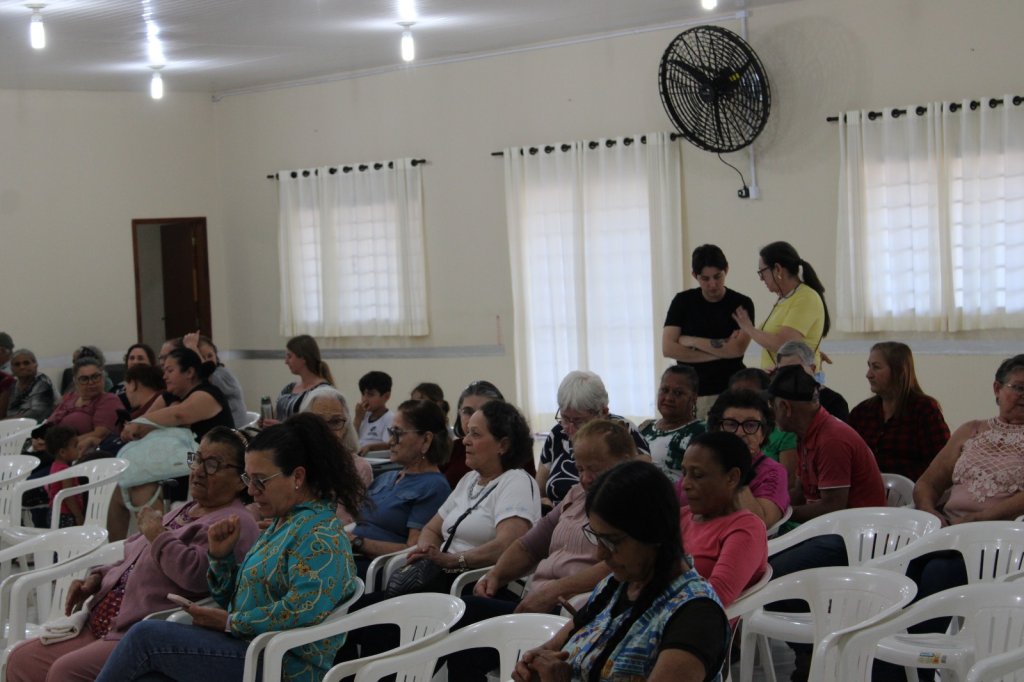 REUNIÃO DA PESSOA IDOSA REÚNE 68 PARTICIPANTES EM PEABIRU